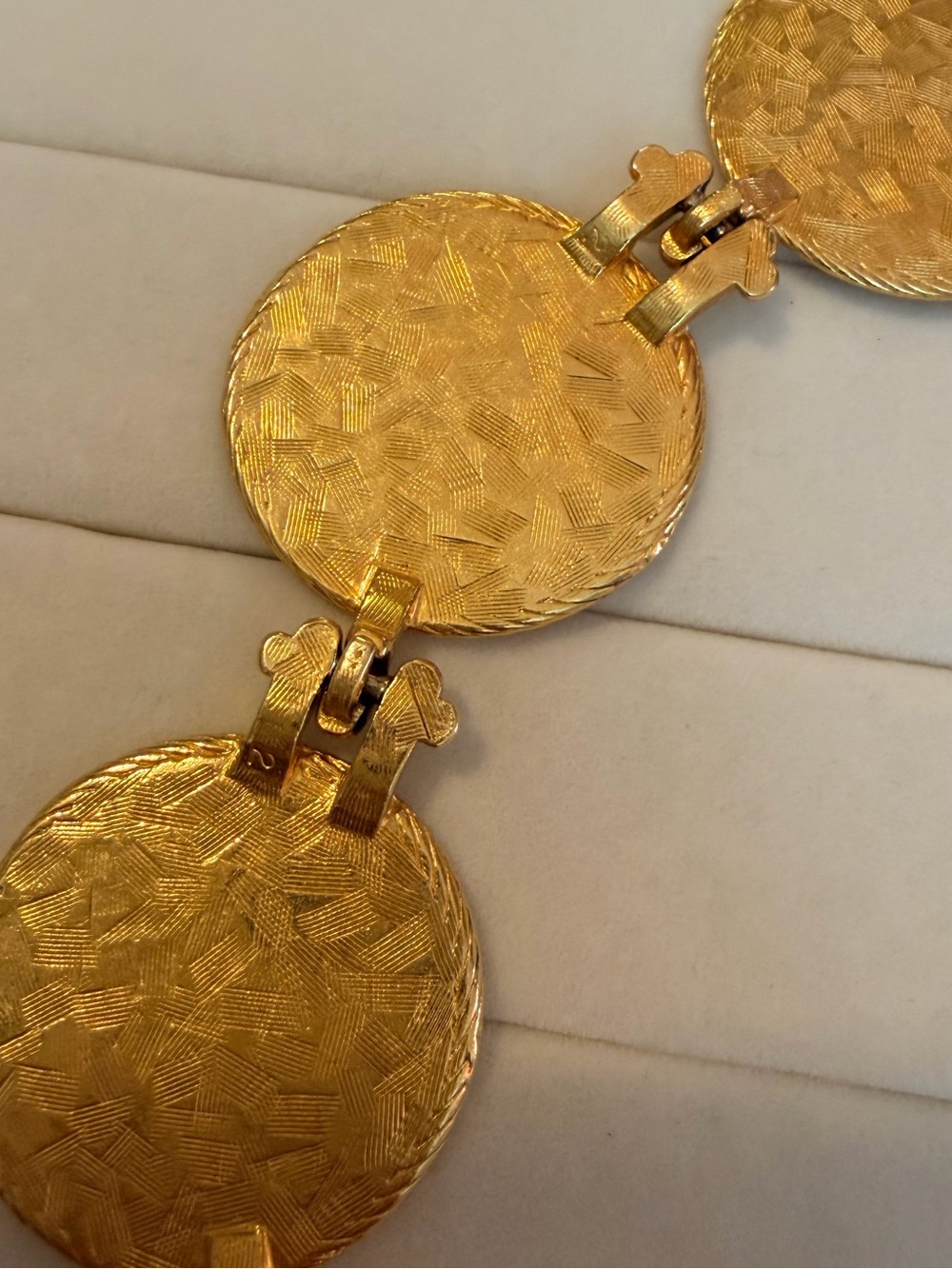 Vintage Anne Klein Gold Tone Lion Medallion Statement Necklace Toggle Clasp NWT - Picture 10 of 13
